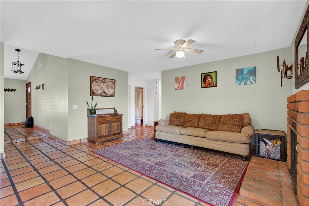 3395 Santa Cruz Drive Riverside, CA 92507 - Photo 13 of 35
