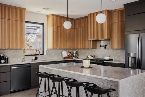 $1,575,000 | 108 Comal Street, Austin, TX 78702