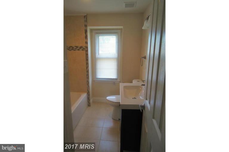 5670 Arnhem Road Baltimore, MD 21206 - Photo 13 of 26 Bath