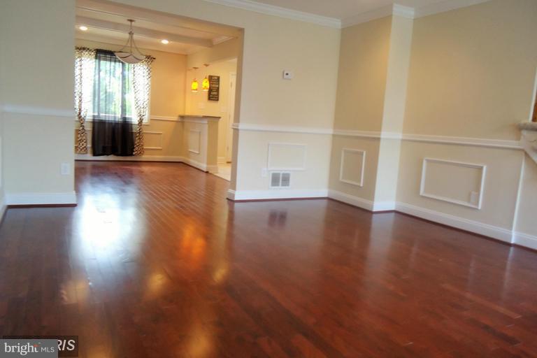 5670 Arnhem Road Baltimore, MD 21206 - Photo 5 of 26 Dining Room