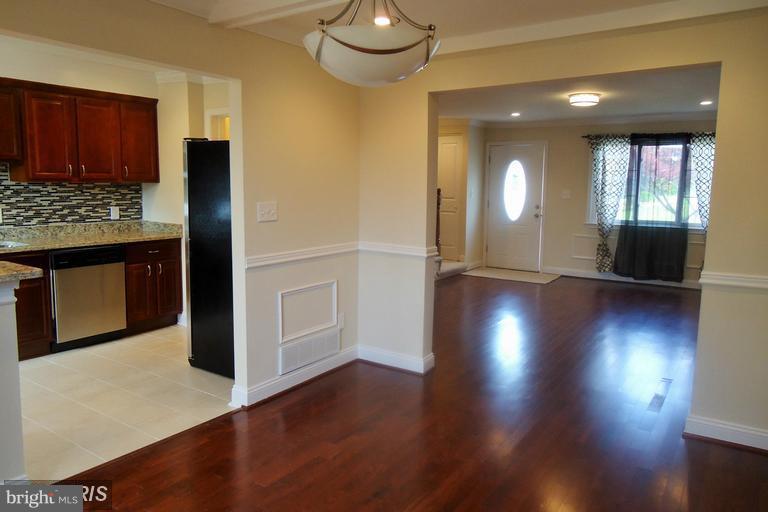 5670 Arnhem Road Baltimore, MD 21206 - Photo 10 of 26 Interior (General)