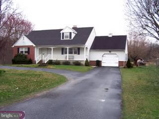 359 East Pittsfield Street Pennsville, NJ 08070 - Photo 1 of 6