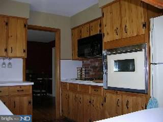 359 East Pittsfield Street Pennsville, NJ 08070 - Photo 4 of 6