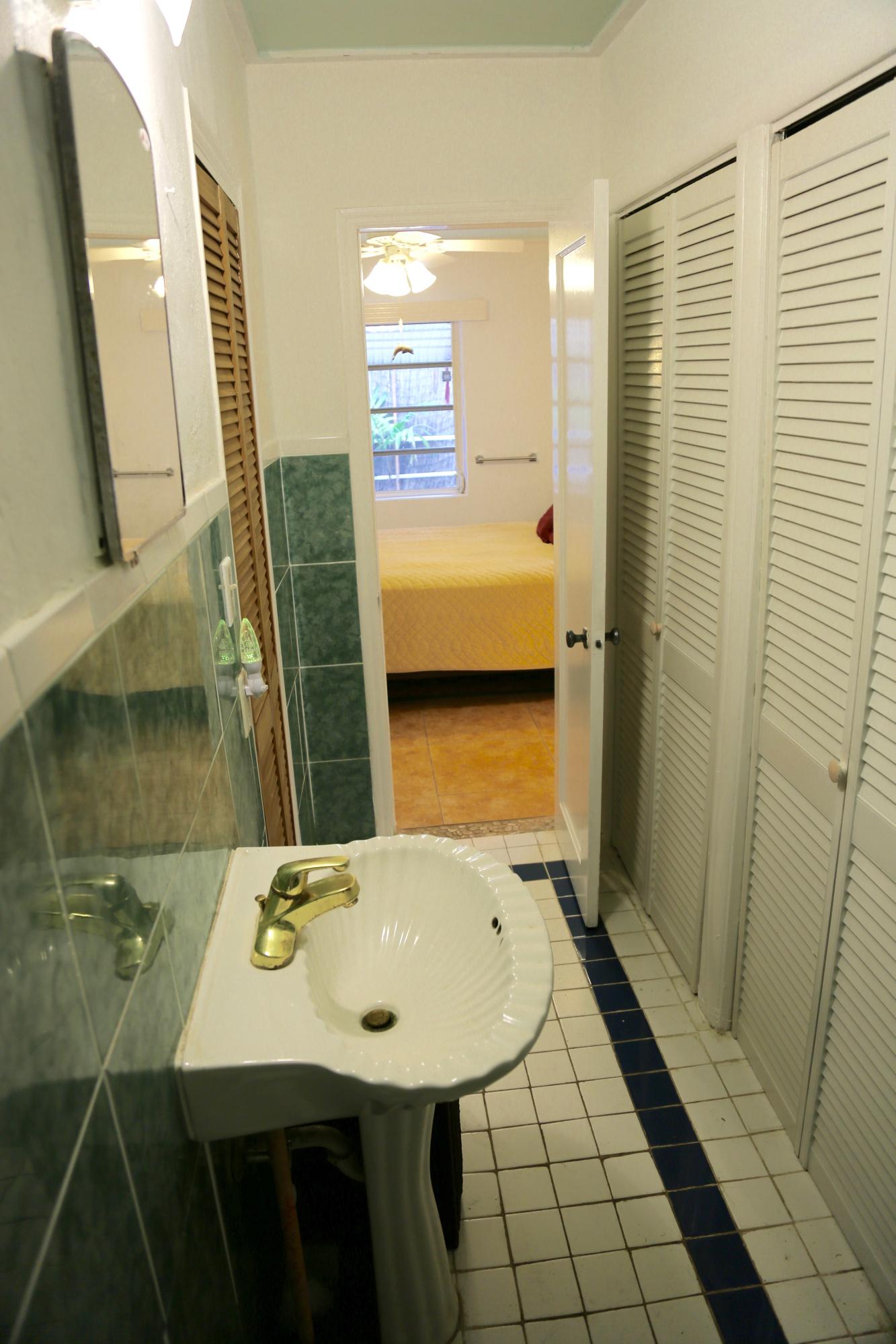 56 Buttonwood Drive Key Largo, FL 33037 - Photo 12 of 21 Bathroom