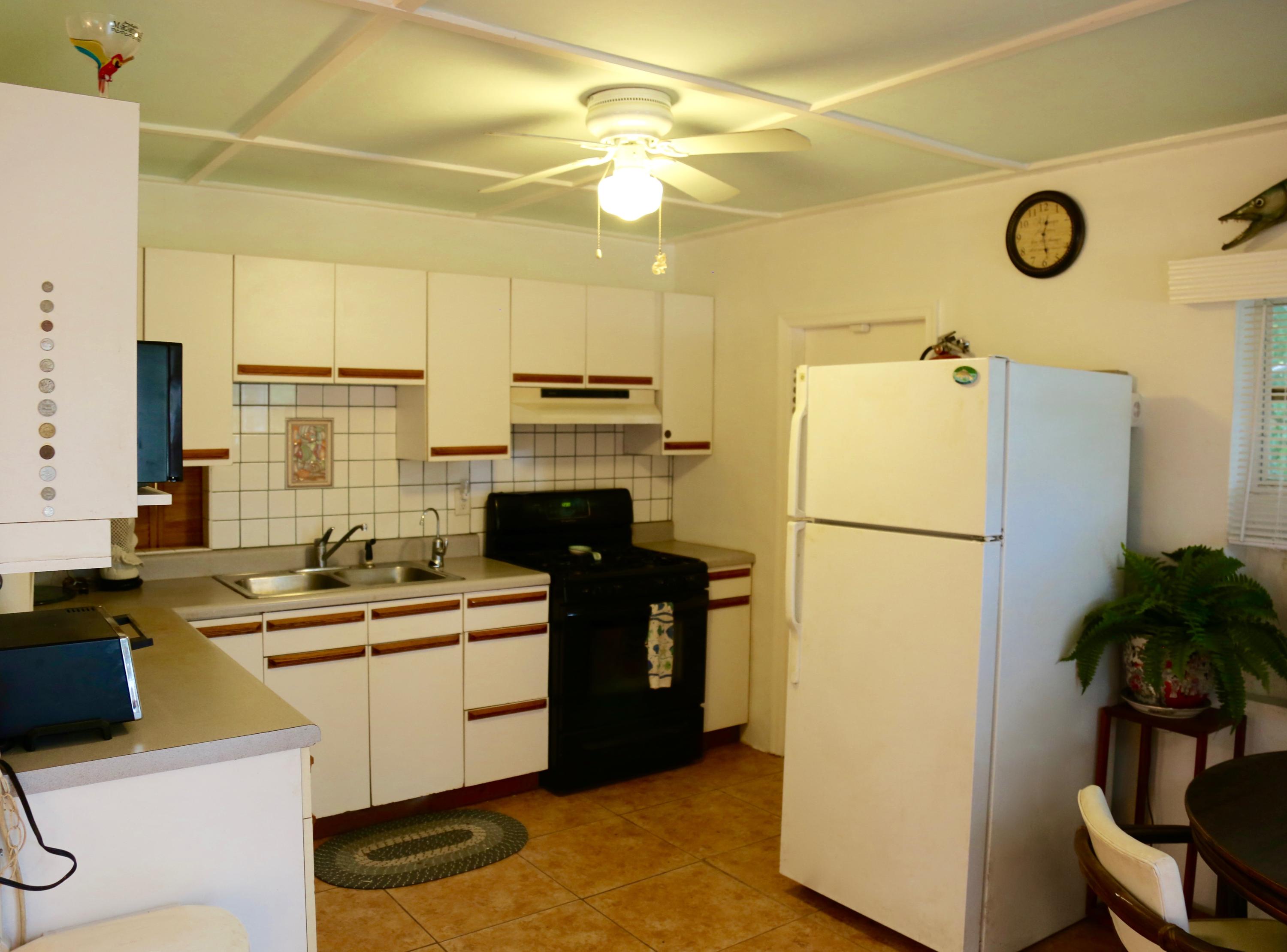 56 Buttonwood Drive Key Largo, FL 33037 - Photo 3 of 21 Kitchen