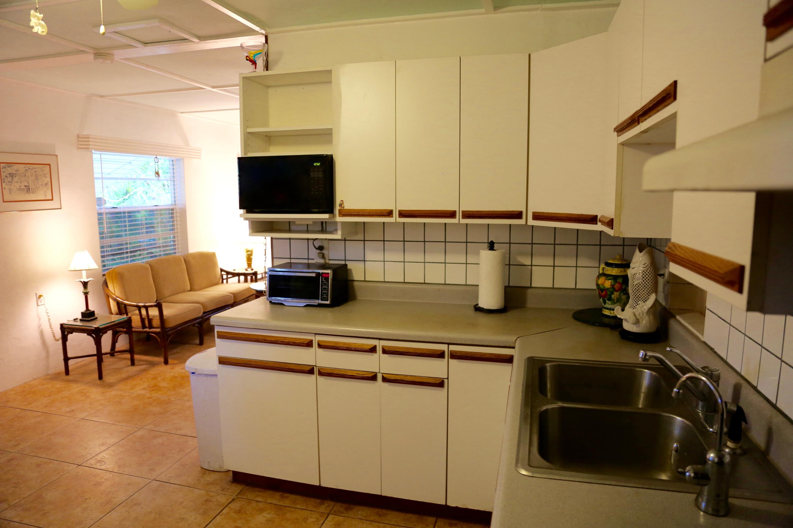 56 Buttonwood Drive Key Largo, FL 33037 - Photo 5 of 21 Kitchen