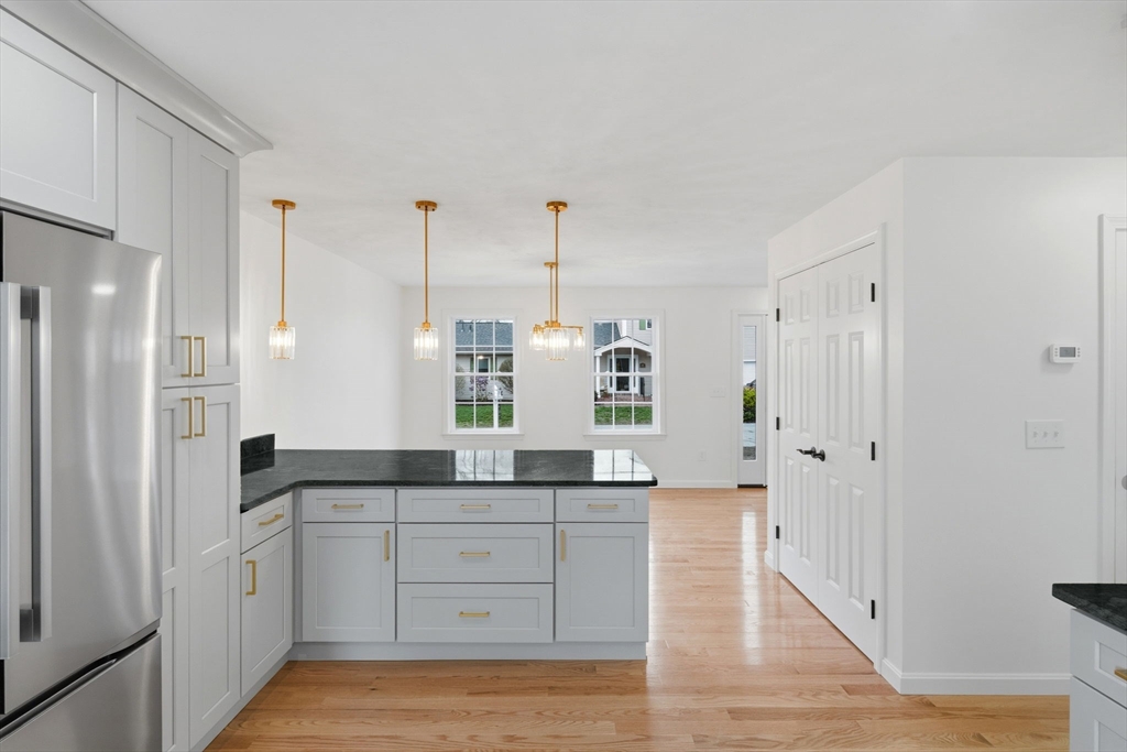 38 Colonial Road Webster, MA 01570 - Photo 5 of 41