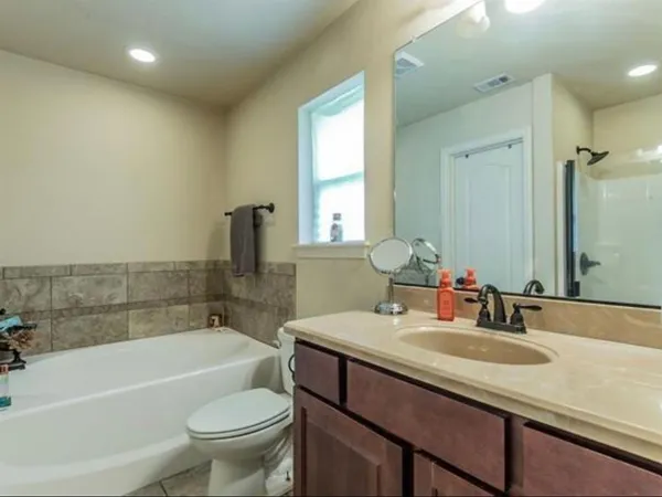 $2,000 | 108 Halifax Circle, Palmer, TX 75152