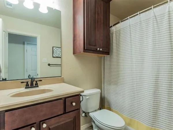 $2,000 | 108 Halifax Circle, Palmer, TX 75152
