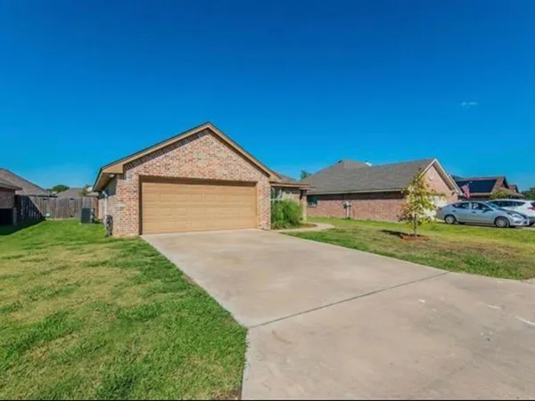 $2,000 | 108 Halifax Circle, Palmer, TX 75152