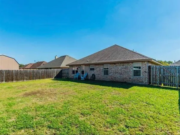 $2,000 | 108 Halifax Circle, Palmer, TX 75152