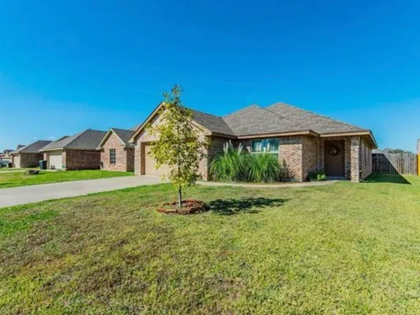 $2,000 | 108 Halifax Circle, Palmer, TX 75152