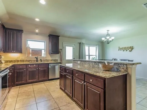 $2,000 | 108 Halifax Circle, Palmer, TX 75152