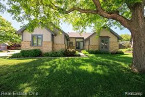 $500,000 | 986 River Bend Drive, Rochester Hills, MI 48307