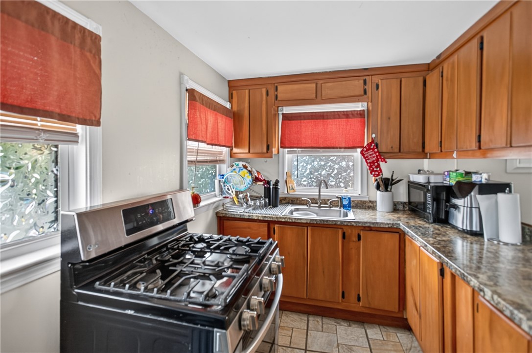 82 Perry Street Central Falls, RI 02863 - Photo 23 of 50