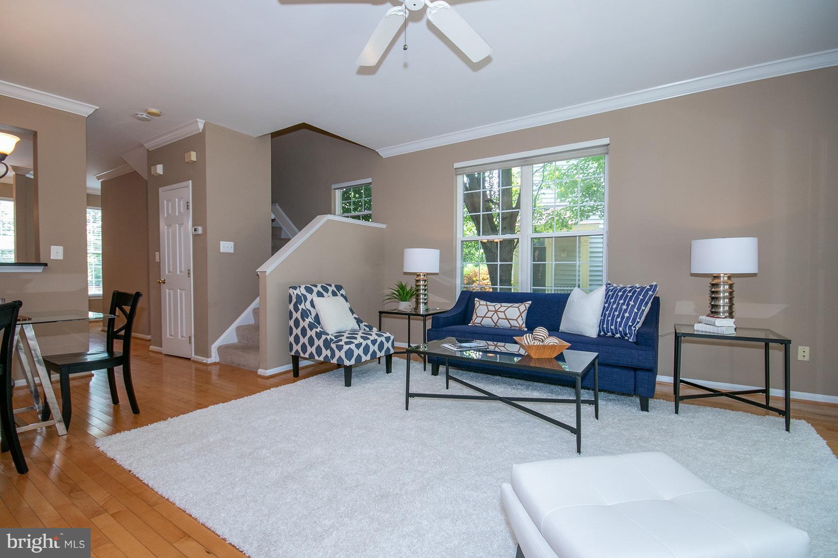 1301 Vintage Place Reston, VA 20194 - Photo 14 of 40 Living Room