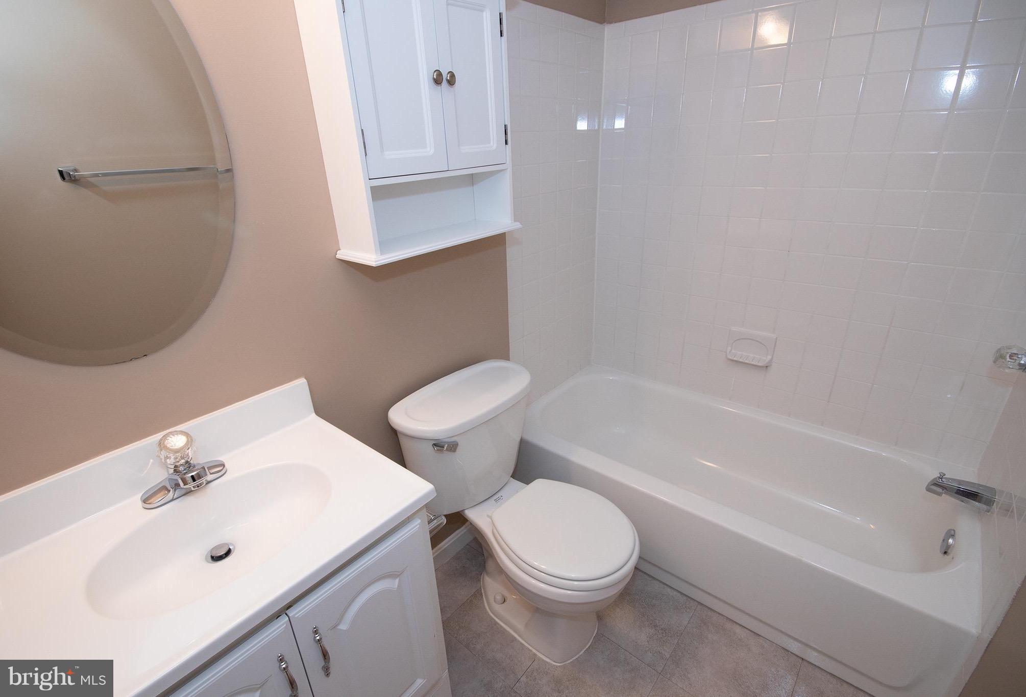 1301 Vintage Place Reston, VA 20194 - Photo 28 of 40 Third full Bath!