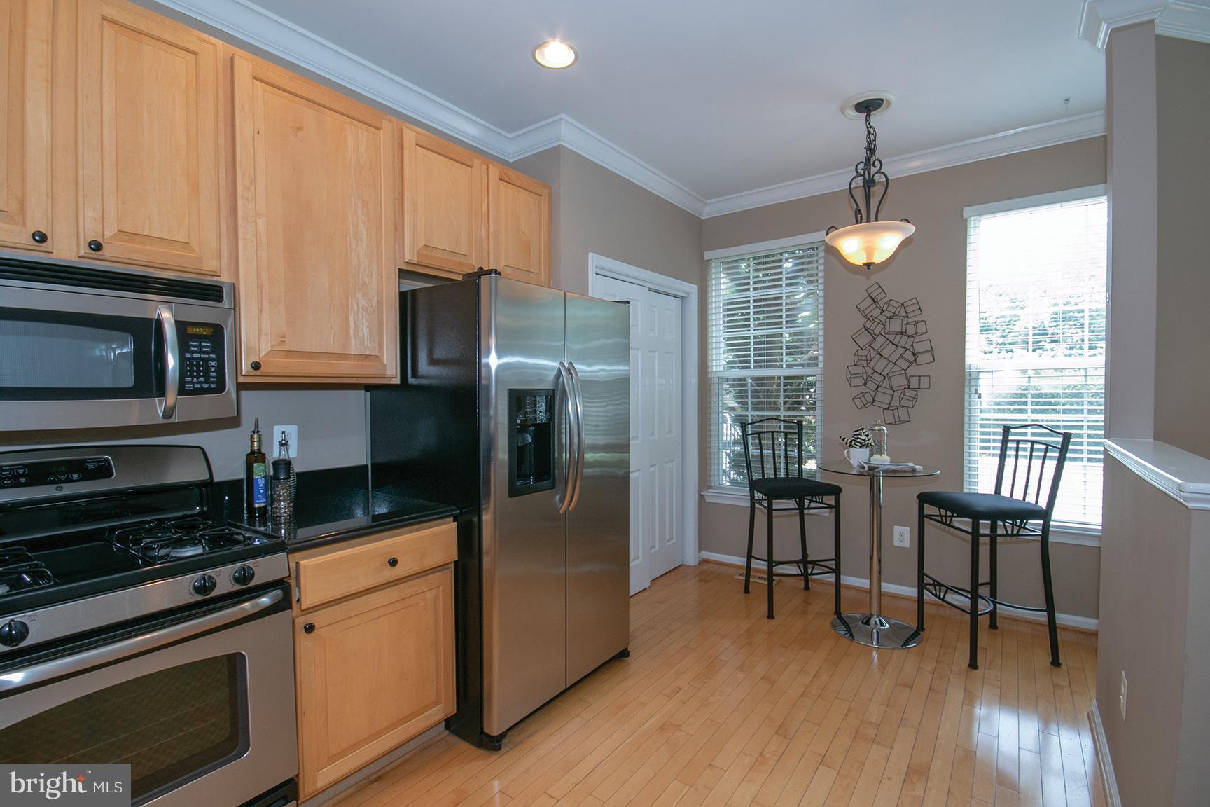 1301 Vintage Place Reston, VA 20194 - Photo 7 of 40 Kitchen to breakfast are