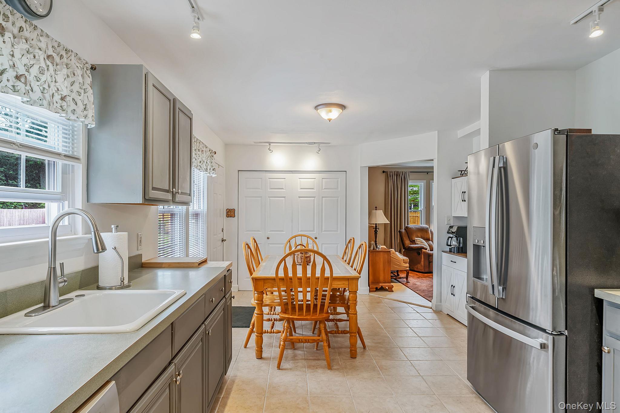 4 Green Terrace Ridge, NY 11961 - Photo 11 of 34