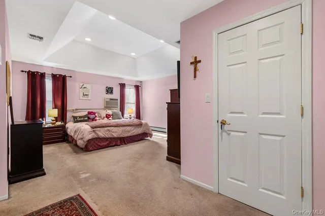 $869,999 | 11 Moran Court, Manorville, NY 11949