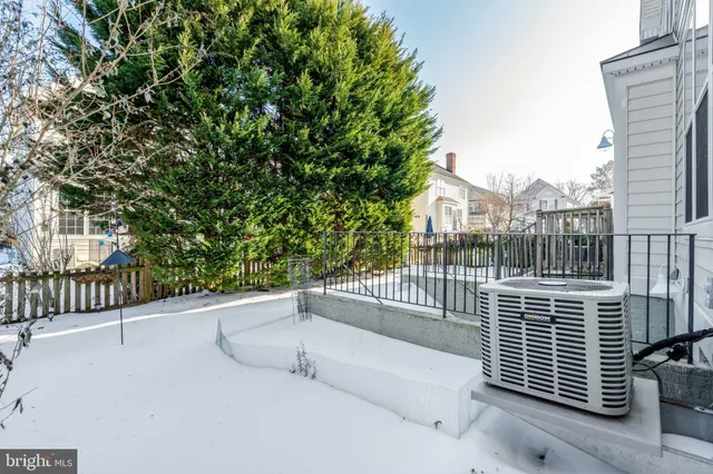 a view of terrace with city view