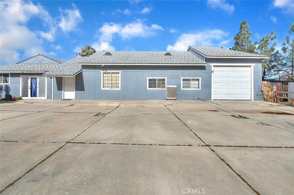 8529 Nielson Road Phelan, CA 92371 - Photo 25 of 44 a view of a house with a outdoor space