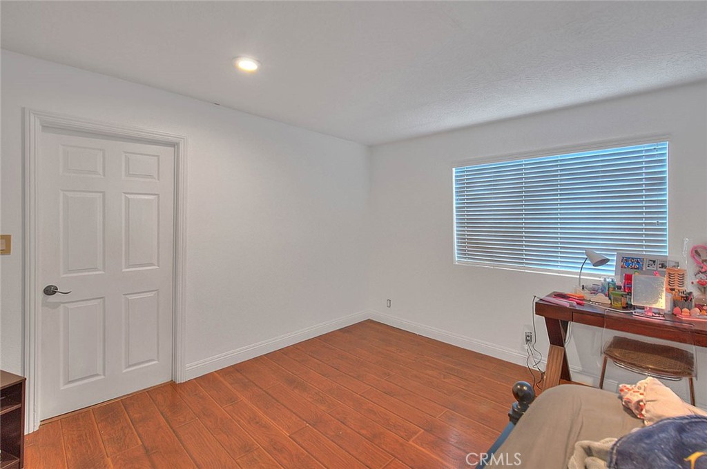 8529 Nielson Road Phelan, CA 92371 - Photo 36 of 44 a workspace with furniture and window