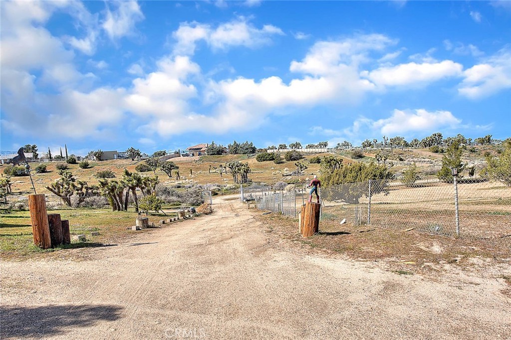 8529 Nielson Road Phelan, CA 92371 - Photo 4 of 44 a view of a city