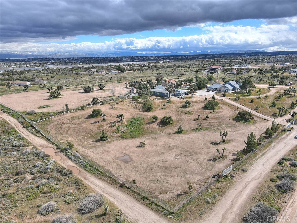 8529 Nielson Road Phelan, CA 92371 - Photo 5 of 44