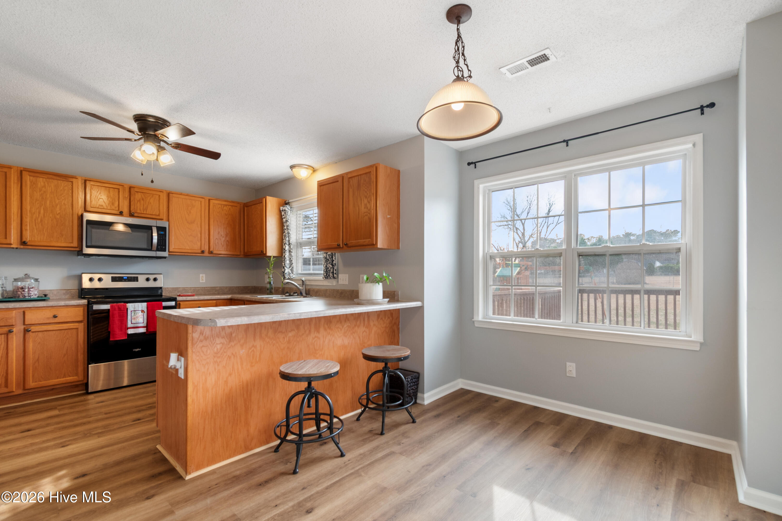 105 Coral Ridge Road Richlands, NC 28574 - Photo 12 of 41 Eat-In Kitchen (2nd Dining Space)