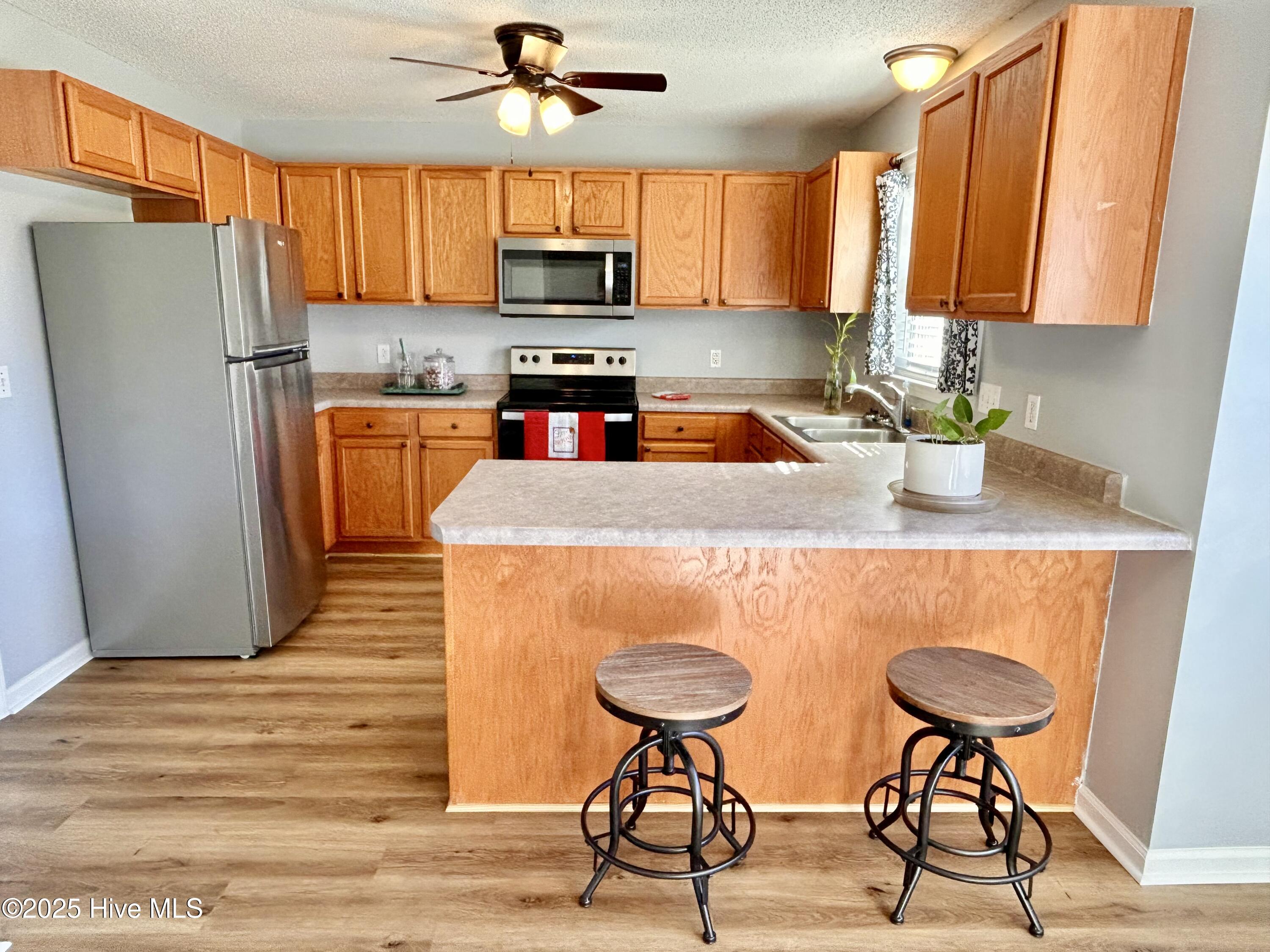 105 Coral Ridge Road Richlands, NC 28574 - Photo 13 of 41 Kitchen
