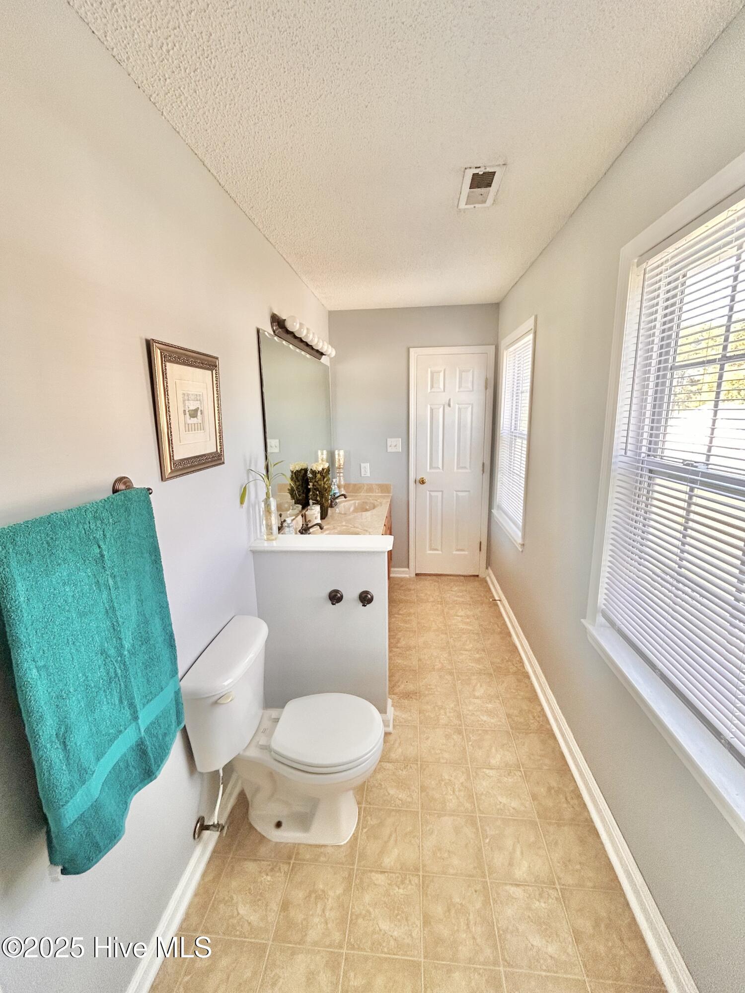 105 Coral Ridge Road Richlands, NC 28574 - Photo 18 of 41 Primary Bathroom