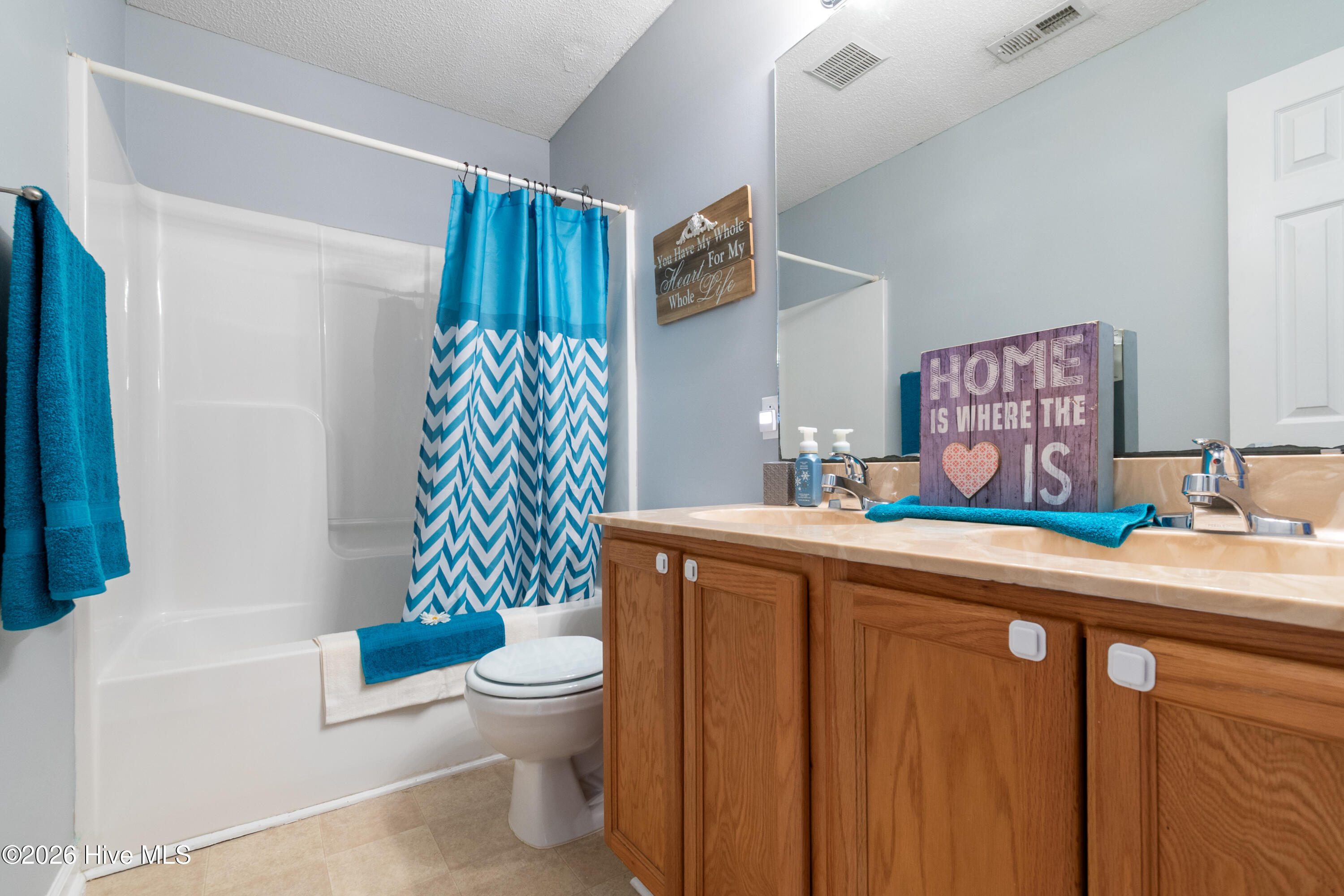 105 Coral Ridge Road Richlands, NC 28574 - Photo 26 of 41 Second Full Bathroom