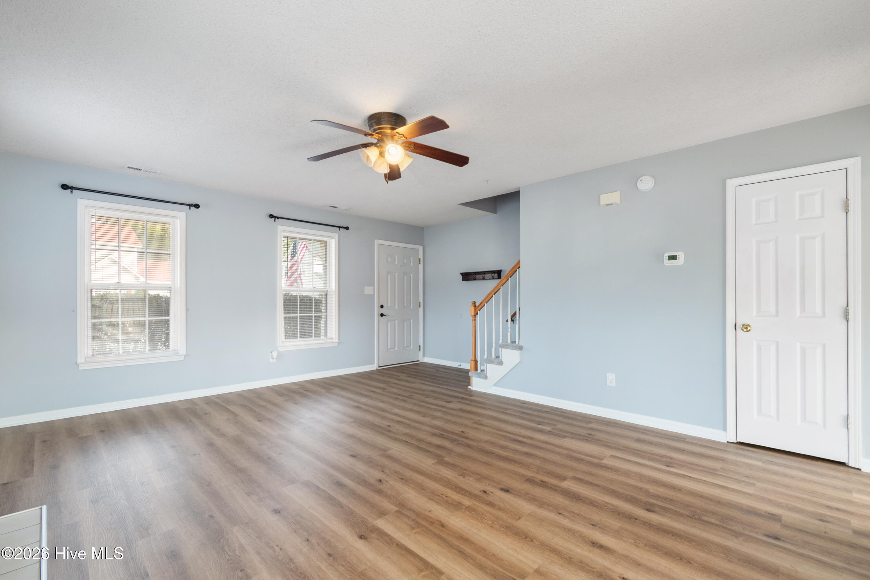 105 Coral Ridge Road Richlands, NC 28574 - Photo 7 of 41 Living Room