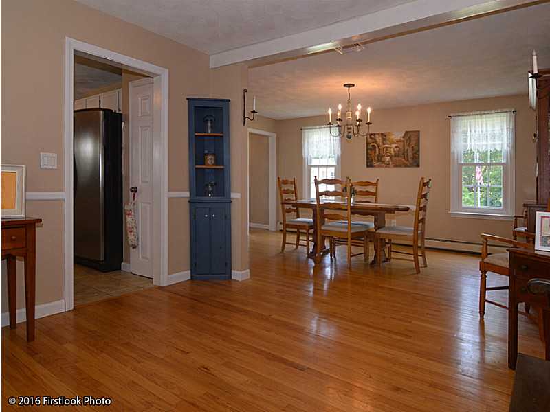 4 Deer Run Cranston, RI 02921 - Photo 11 of 22 Dining Room.