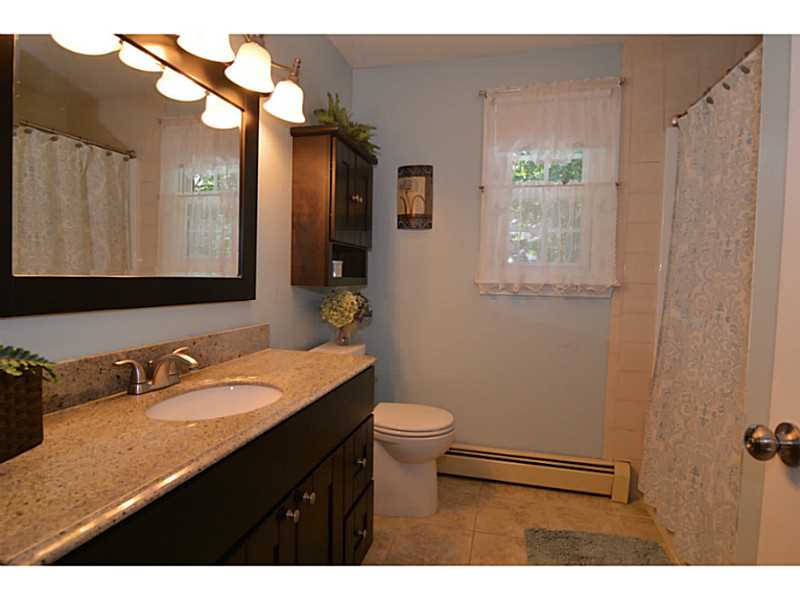 4 Deer Run Cranston, RI 02921 - Photo 19 of 22 Bathroom.