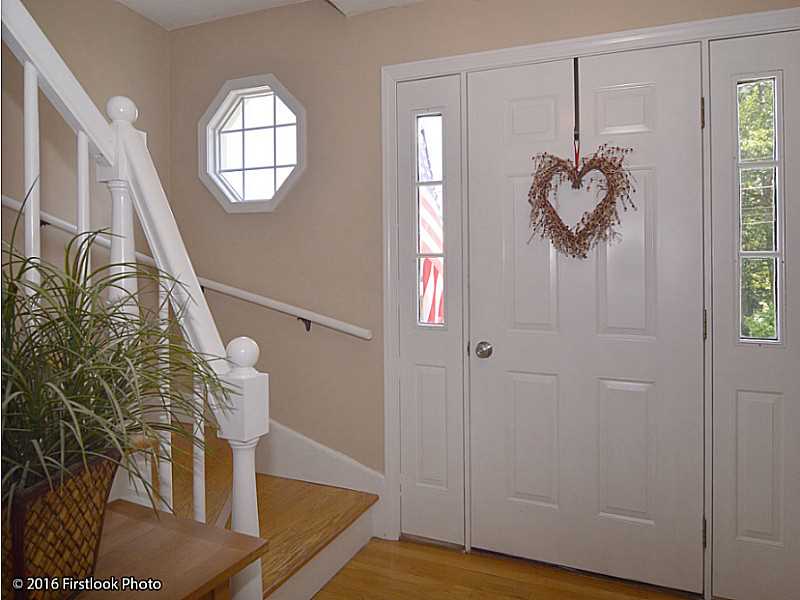 4 Deer Run Cranston, RI 02921 - Photo 8 of 22 Entry.