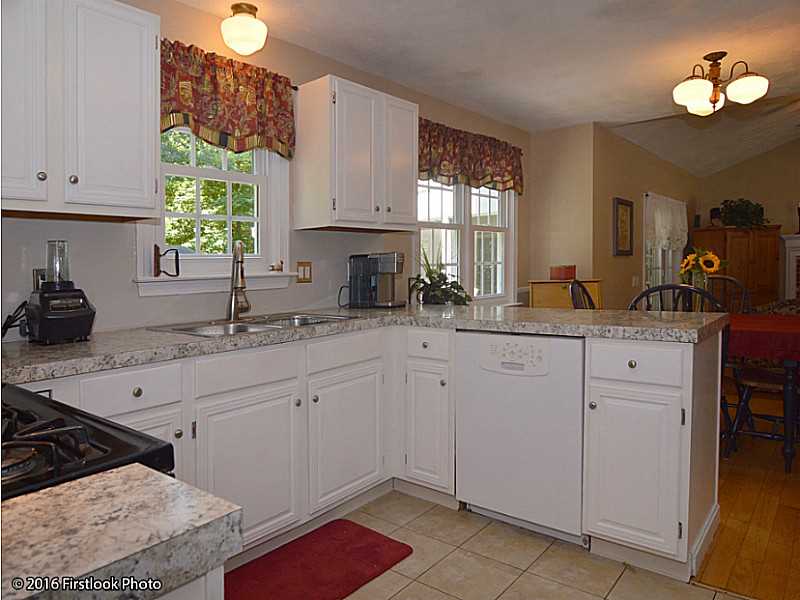 4 Deer Run Cranston, RI 02921 - Photo 9 of 22 Kitchen.