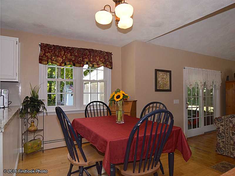 4 Deer Run Cranston, RI 02921 - Photo 10 of 22 Dining Area.