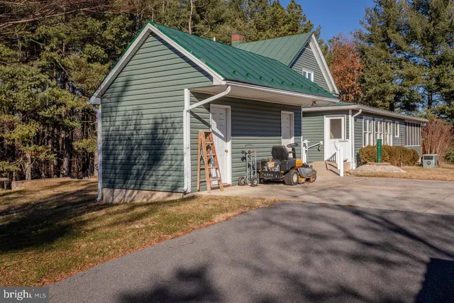 $525,000 | 79 Gunn Lane, Woodstock, VA 22664