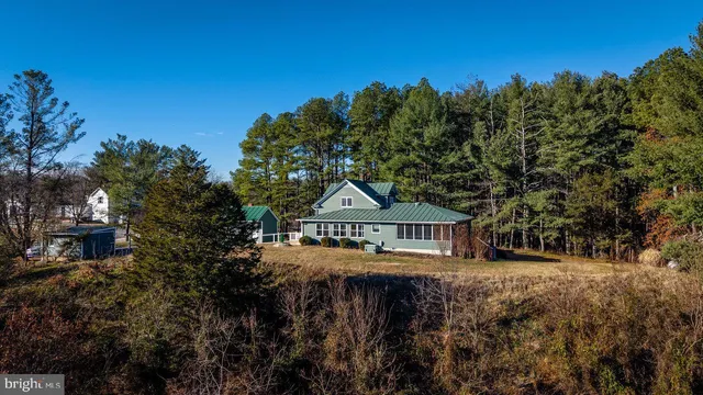 $525,000 | 79 Gunn Lane, Woodstock, VA 22664