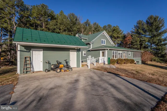 $525,000 | 79 Gunn Lane, Woodstock, VA 22664