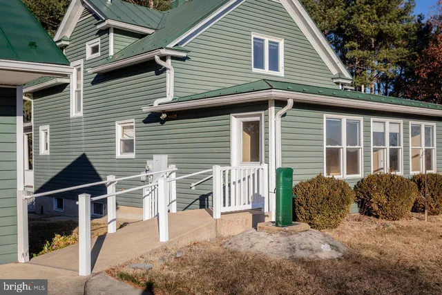 $525,000 | 79 Gunn Lane, Woodstock, VA 22664