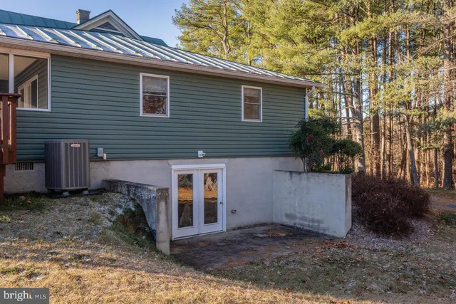 $525,000 | 79 Gunn Lane, Woodstock, VA 22664