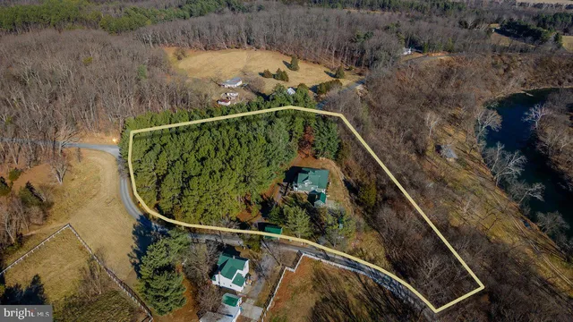 $525,000 | 79 Gunn Lane, Woodstock, VA 22664
