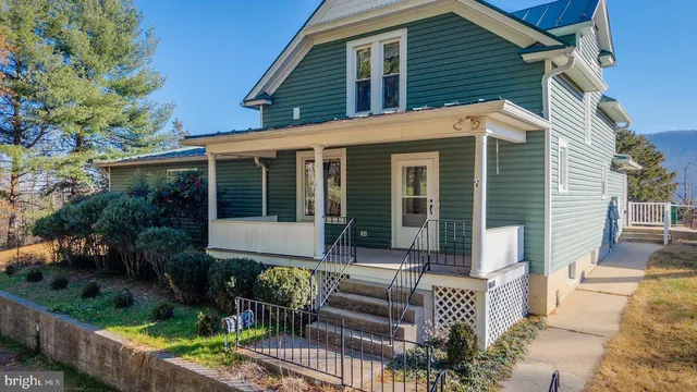 $525,000 | 79 Gunn Lane, Woodstock, VA 22664