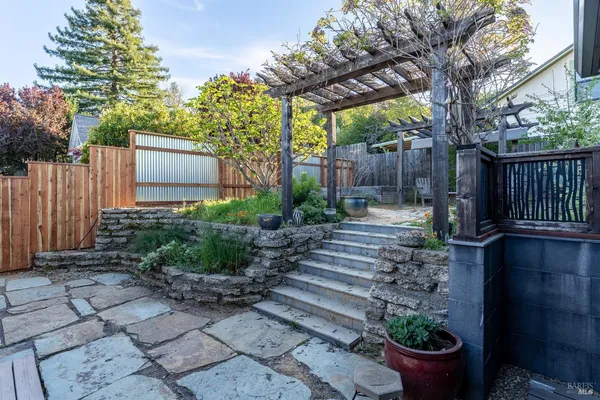 $585,000 | 902 Helen Avenue, Ukiah, CA 95482