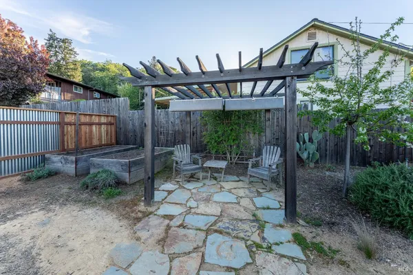 $585,000 | 902 Helen Avenue, Ukiah, CA 95482