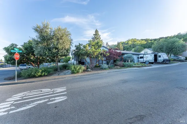 $585,000 | 902 Helen Avenue, Ukiah, CA 95482