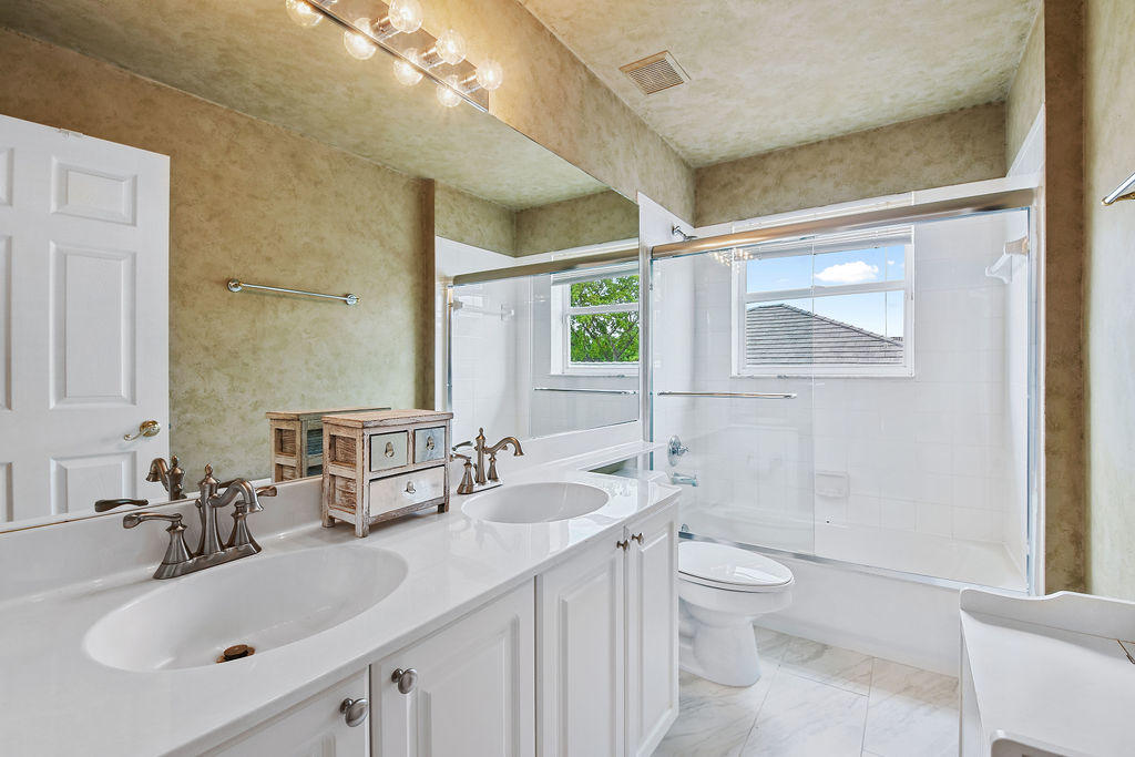 10037 Lexington Estates Boulevard Boca Raton, FL 33428 - Photo 27 of 36 27